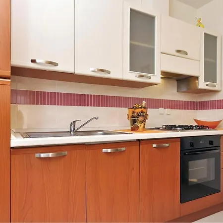 1 Bedroom Lovely In * Posedarje
