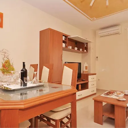 Apartment 1 Bedroom Lovely In